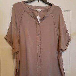 "ee:some" Raw Hem Casual Short Sleeve Shirt NWT